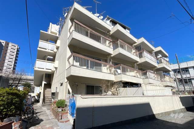 初台レヂデンスの外観（南西側から）