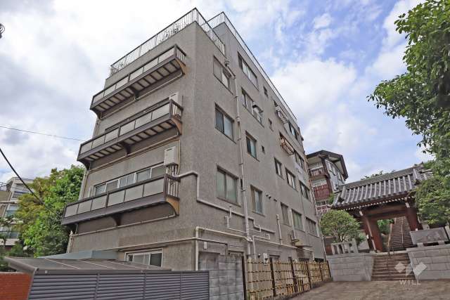 上智マンションの外観（南東側から）