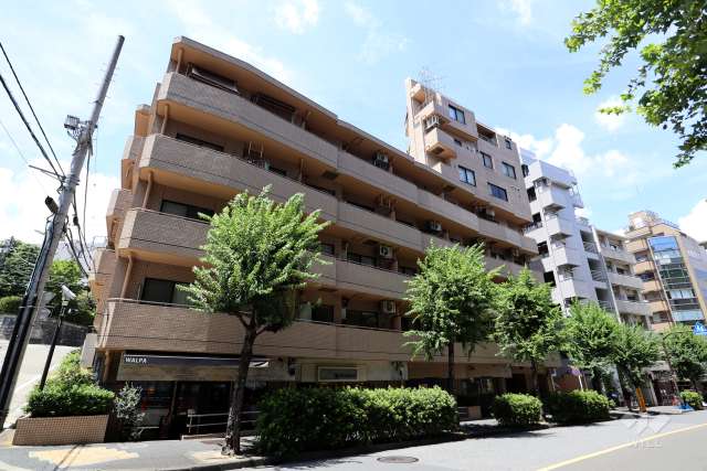 シャルマンコーポ恵比寿の外観（南東側から）