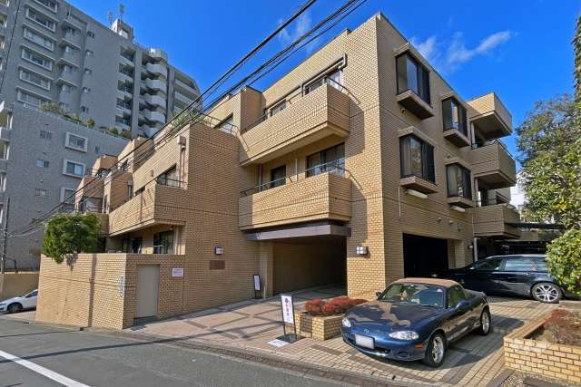 ストークマンション代々木の外観（南東側から）