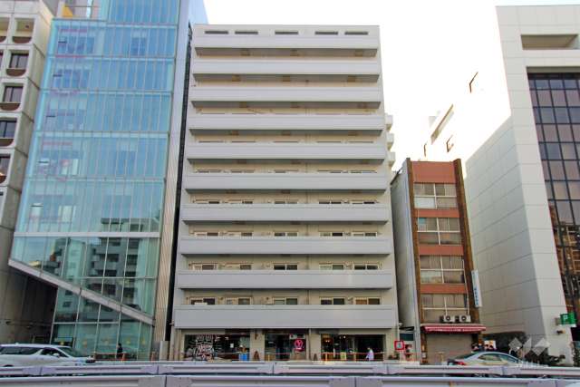 「代々木シティホームズ」　の外観（東側から）