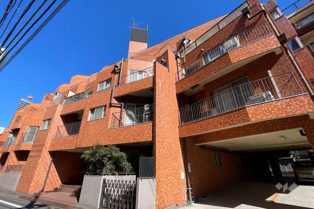 チサンマンション参宮橋の外観（南側から）