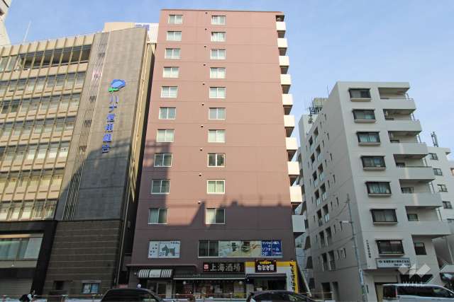 ドルミ御苑の外観（西側から）