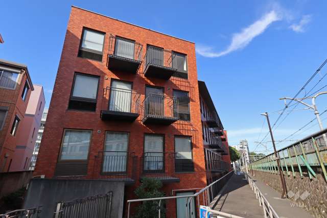 千駄ヶ谷シルクハイツの外観（南側から）