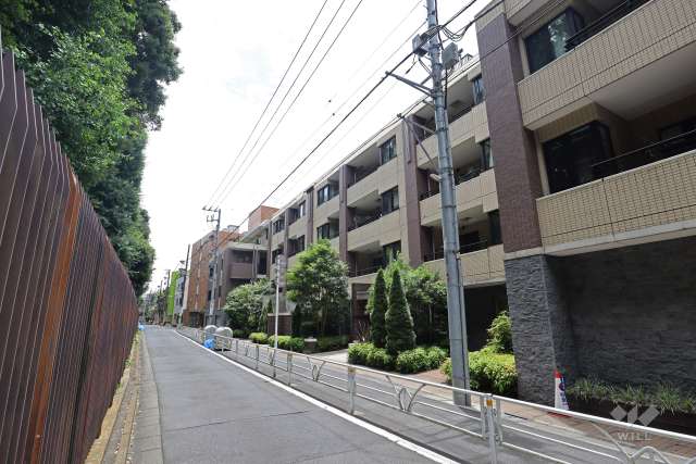 リビオ新宿御苑の外観（北東側から）