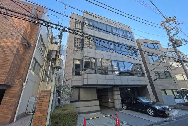 新宿スクエアビルの外観（北西側から）