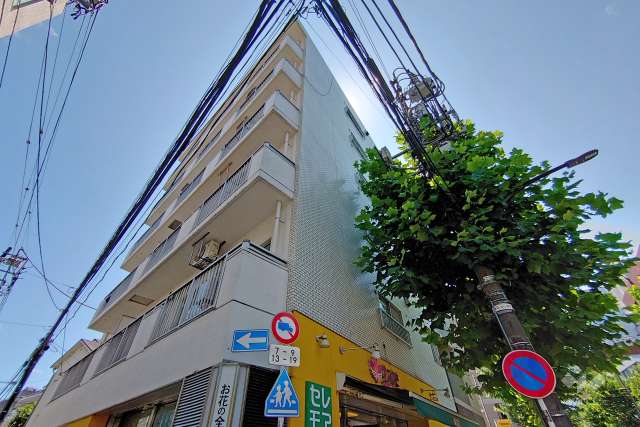 『フラワーマンション（渋谷区）』の外観（北東側から）