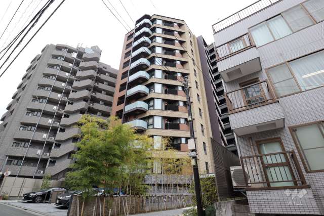 グランレ・ジェイド渋谷富ヶ谷の外観（南東側から）