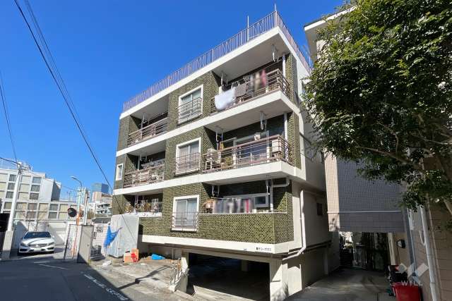 豊分コーポラスの外観（南東側から）