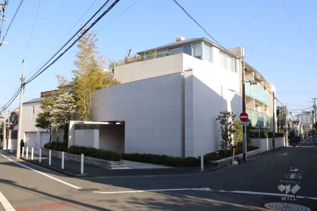 グランドヒルズ目黒東が丘の外観（北西側から）