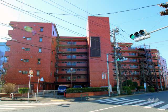 シャンボール学芸大学の外観（北側から）