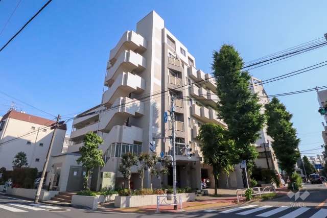 東急ドエルアルス目黒青葉台の外観(北側から)