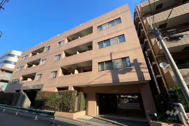 コスモ目黒東山の外観（南東側から）