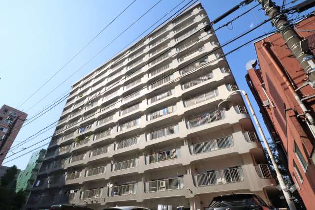 青葉台フラワーマンションの外観(南側から)