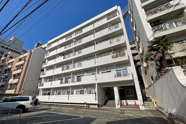 目黒ロイヤルハイツの外観（南側から）