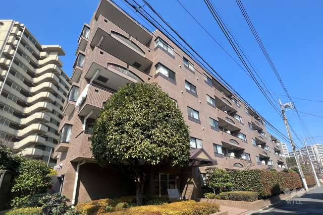 朝日マンション上目黒台の外観(南東側から)