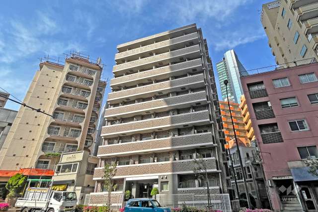 ロイヤルアメニティー池尻大橋の外観(南側から)