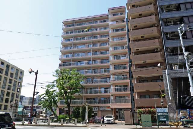 目黒新橋マンションの外観(南東側から)