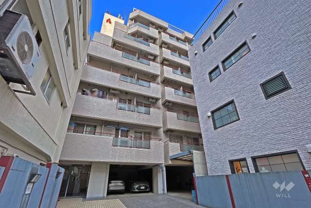 ファーストハウス中目黒の外観（西側から）