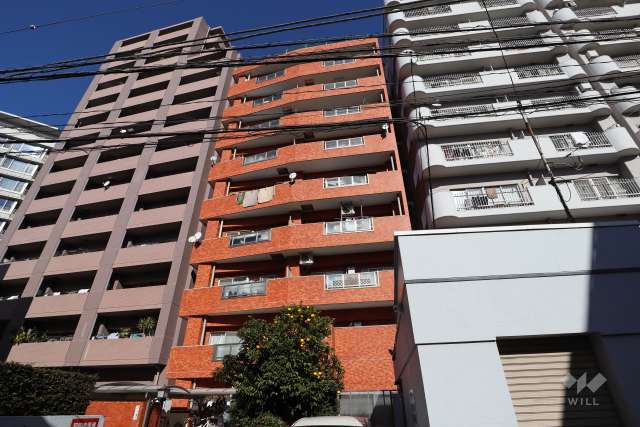 オリエンタル東山の外観（南東側から）