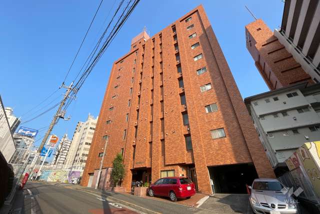 藤和中目黒コープの外観（南西側から）　