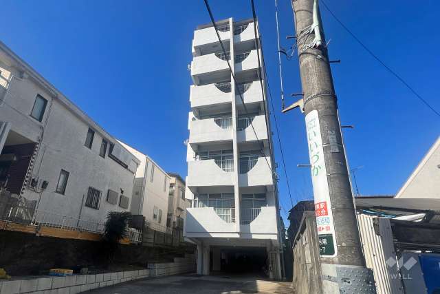 ニュー祐天寺マンションの外観(東側から)