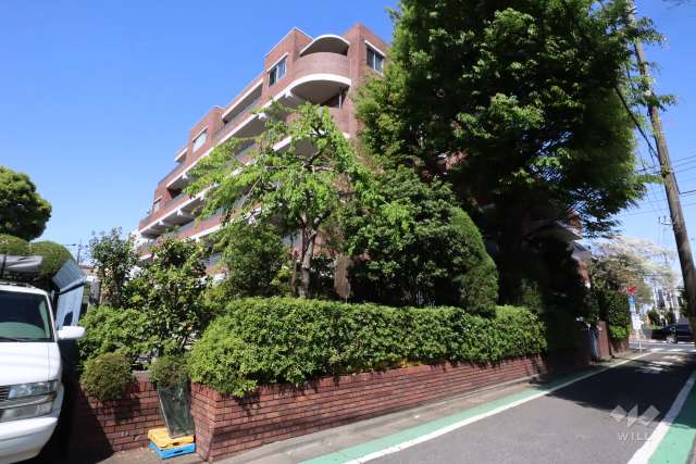 １７ホームズの外観(南東側から)