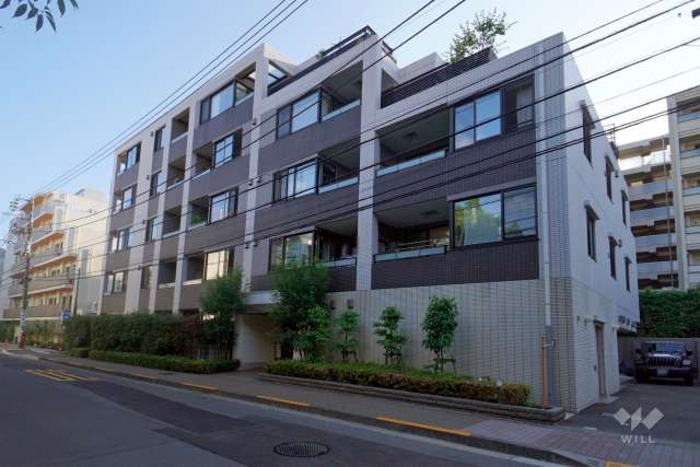 プレシス駒場東大前の外観（北東側から）　