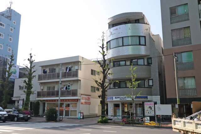 ラ・アトレ目黒通リの外観(南東側から)