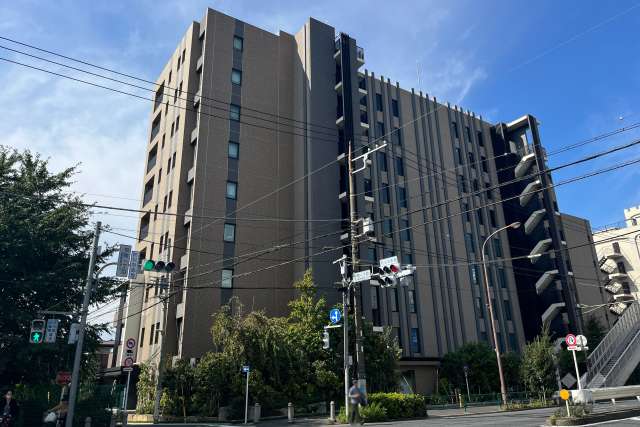 ザパークハウスアーバンス目黒平町の外観（東側から）