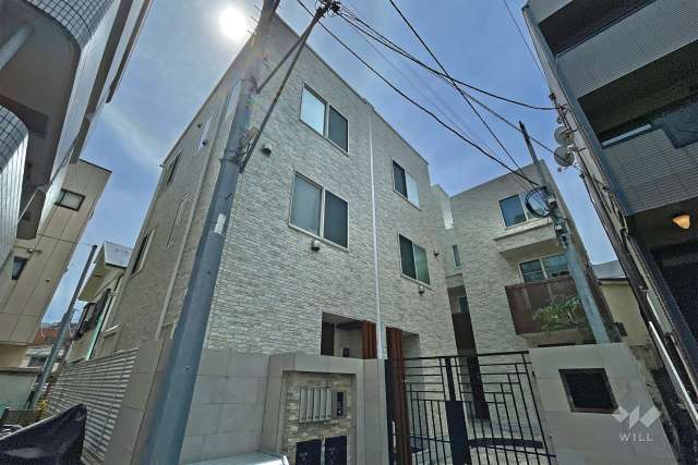 アジール・デューク目黒の外観（北東側から）