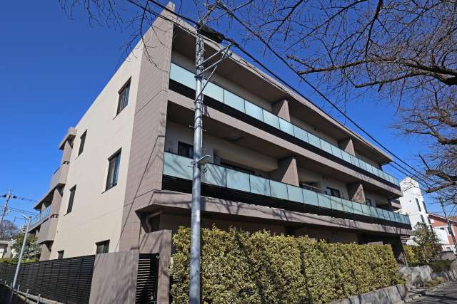 ガーデンパレス自由が丘の外観（南西側から）