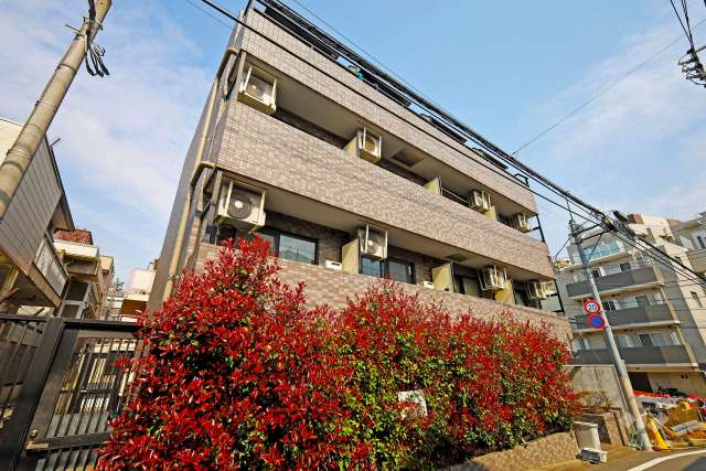 スカイコート神楽坂の外観（南西側から）