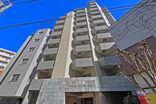 デュオスカーラ新宿２の外観（南東側から）