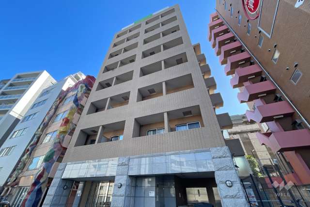 パレステュディオ四谷三丁目の外観（西側から）