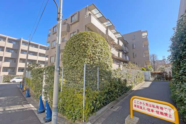 オーベル高田馬場の外観（南西側から）