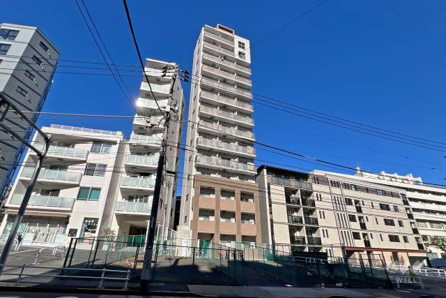 ドルチェ東新宿の外観（南側から）