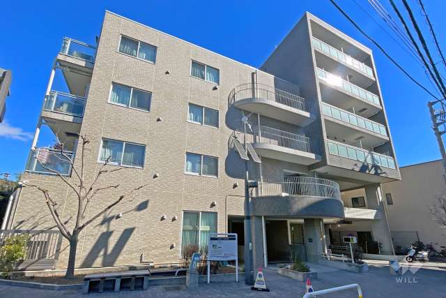 ライトコート四谷の外観（南西側から）