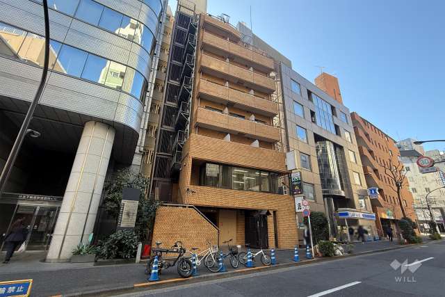 ライオンズマンション新宿御苑前第２の外観（北東側から）