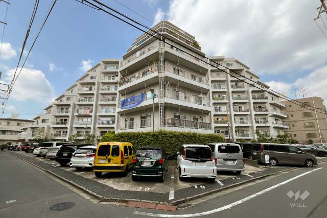 戸山マンションの外観（南東側から）