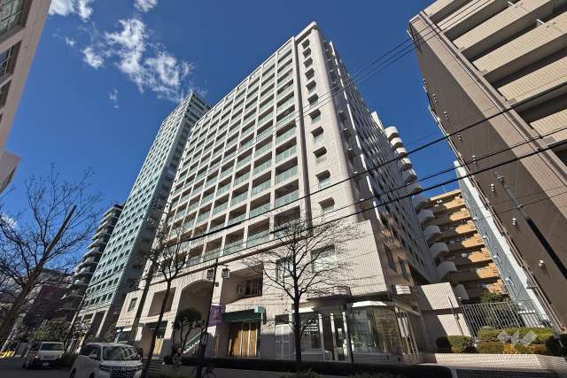 ルネ御苑プラザの外観（南東側から）