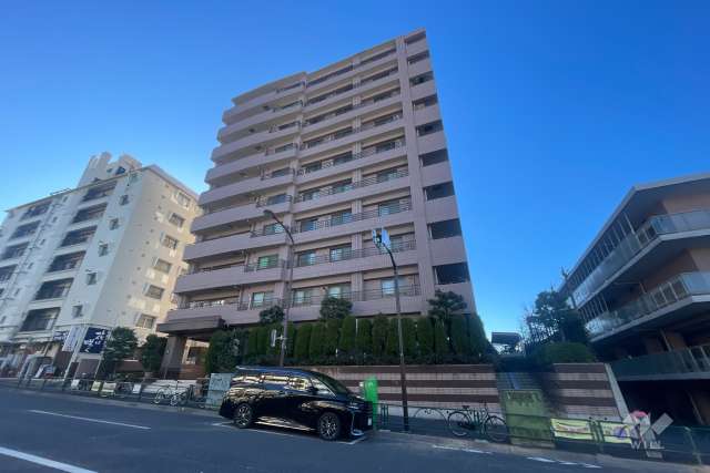 クリオ新宿戸山壱番館の外観（北西側から）