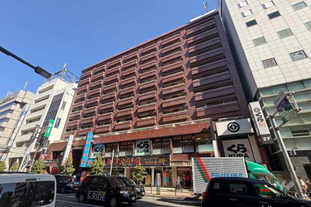 新宿ダイカンプラザA館の外観（南西側から）