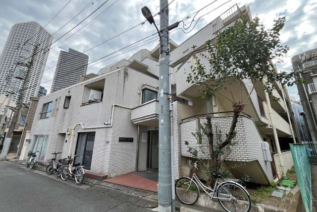 西新宿第2ローヤルコーポの外観（北西側から）