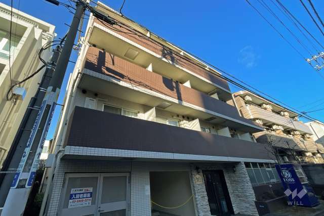 プレールドゥーク東新宿の外観（南東側から）