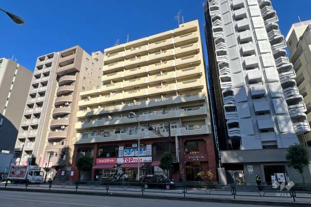 コントワール新宿の外観（南東側から）