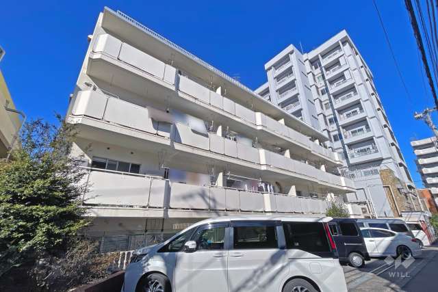 カーサビアンカ新宿の外観（南東側から）