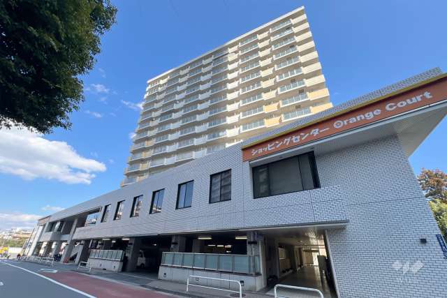 ニュータウンオークボA棟の外観（南西側から）