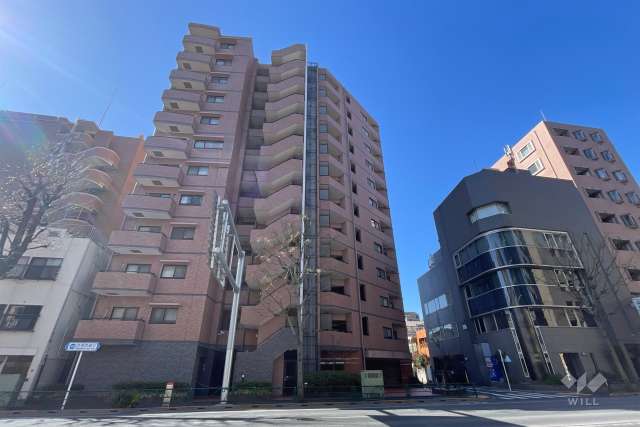 ジェイパーク御苑内藤町の外観（南東側から）