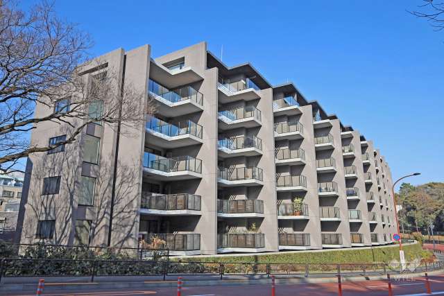 ガーデンヒルズ四ツ谷迎賓の森の外観（南側から）